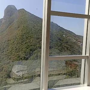 Nacional 5*