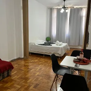 Apartment 10 Um Casal *