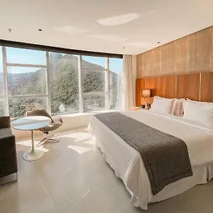 Nacional 5*